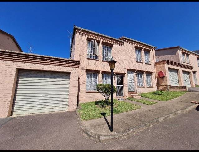 2 BEDROOM DUPLEX SOLD IN PINETOWN CENTRAL
